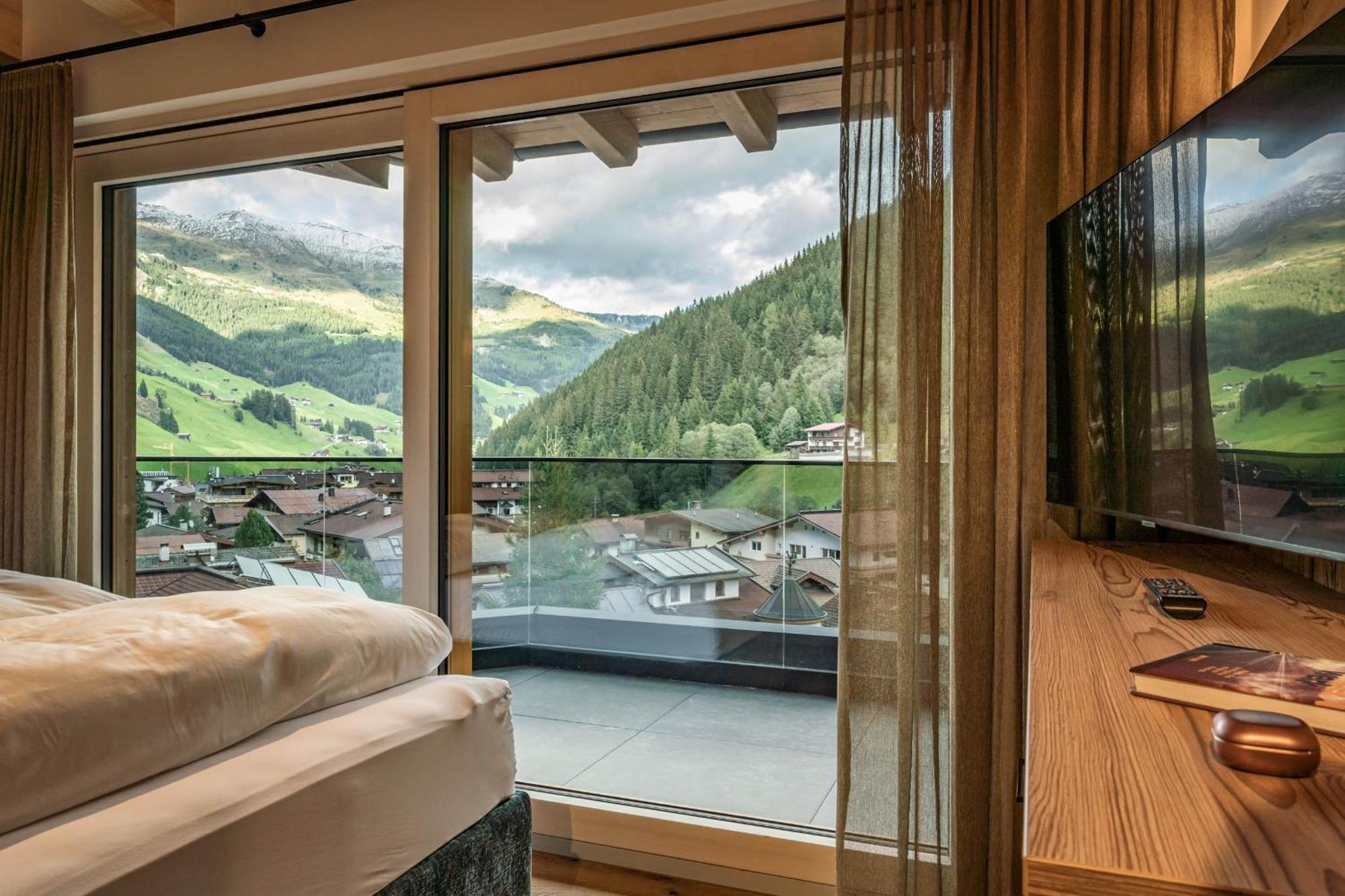 Schoenblick Appartements Tux Bagian luar foto
